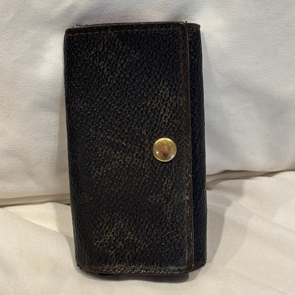 Louis Vuitton Vintage 4-Hook Key Holder – Customized Lilac Interior - Picture 1 of 8